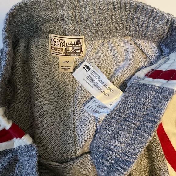 Roots Sweat Shirts Size Small - Picture 2 of 3